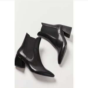 Vagabond Olivia Chelsea boots EUC
